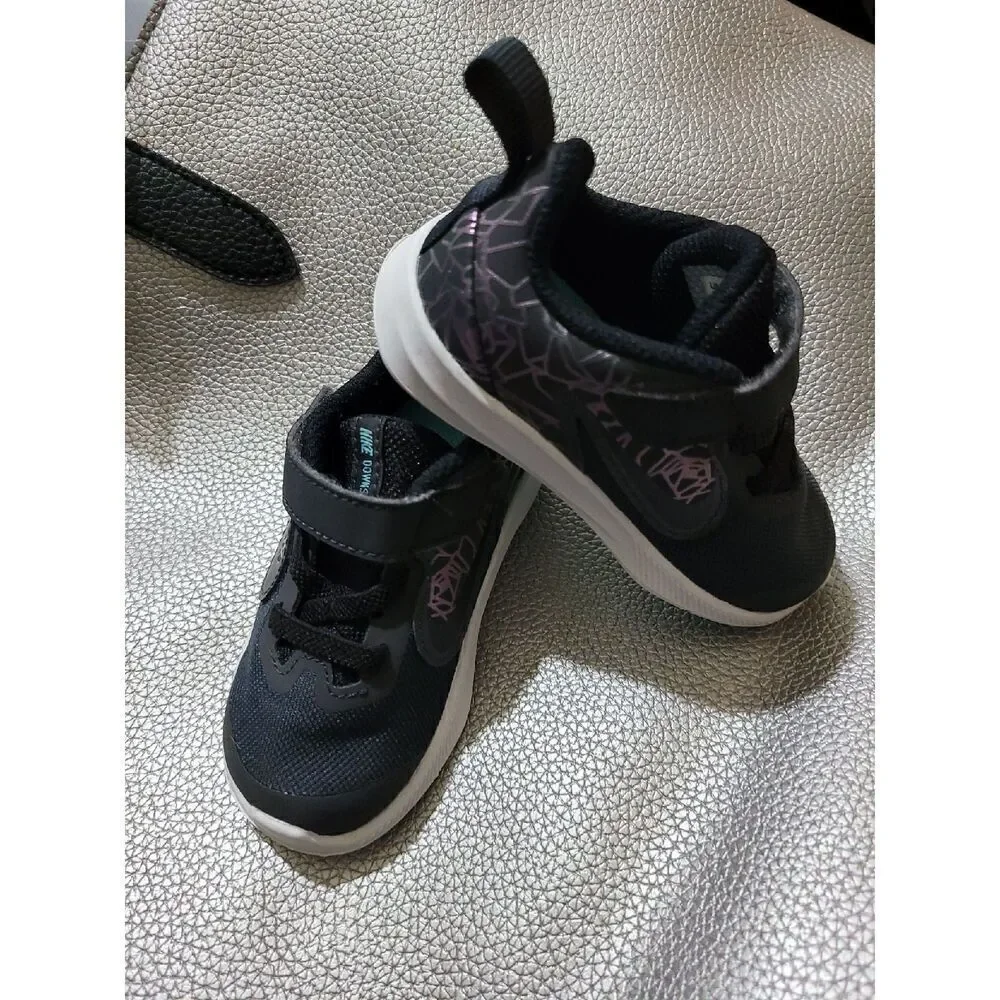 Nike Downshifter 9 Rebel  Size 5C